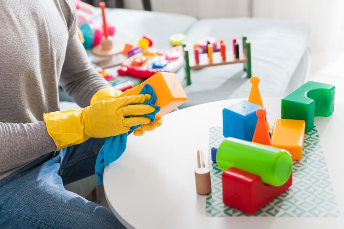 spray fai-da-te per disinfettare i giocattoli