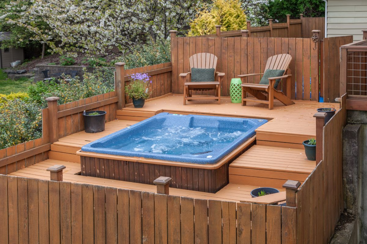 piscina fuori terra elegante