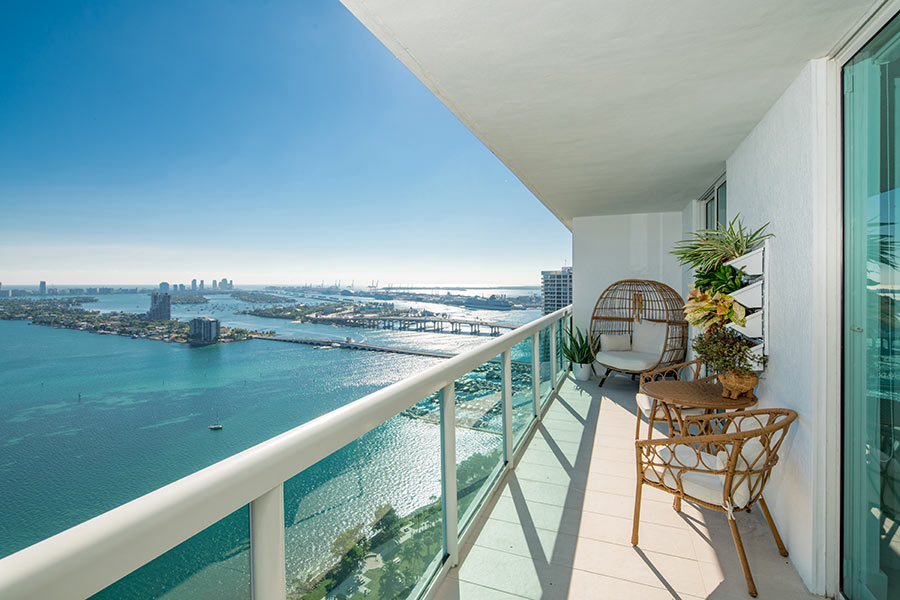 balcone che affaccia sul mare