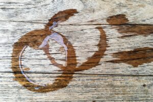 rimuovere aloni d’acqua dal legno