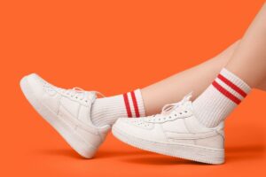 pulire le scarpe con sapone di marsiglia