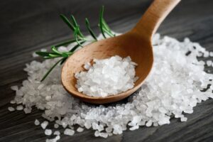 profuma l'armadio con rosmarino e sale
