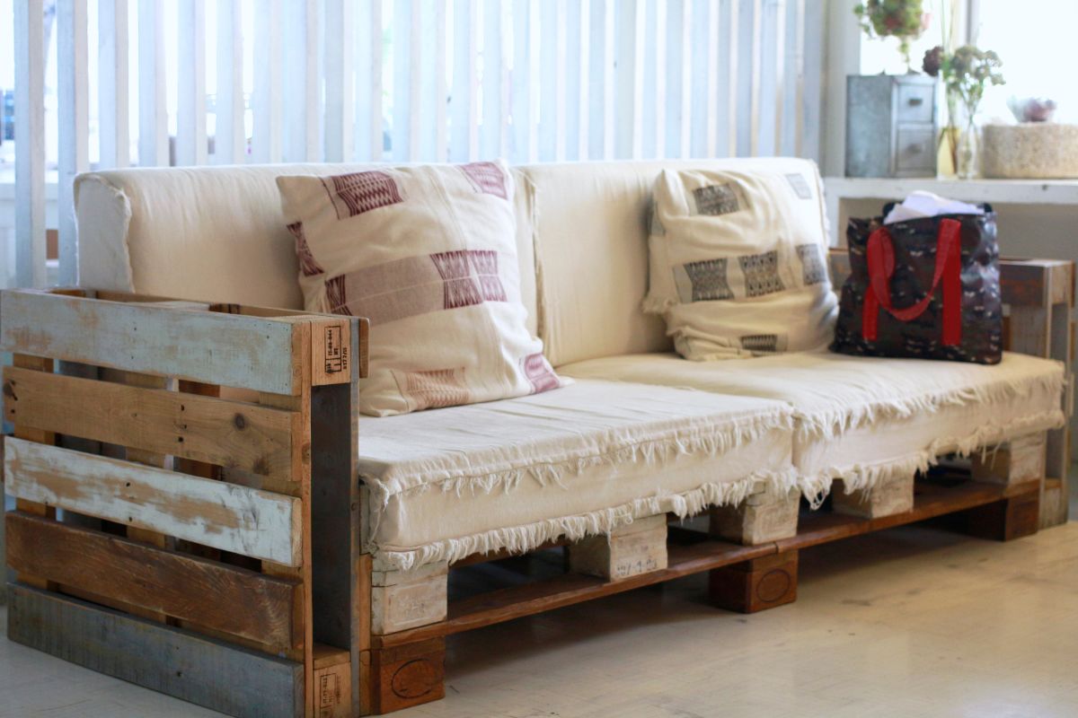 arredo con pallet e cuscini