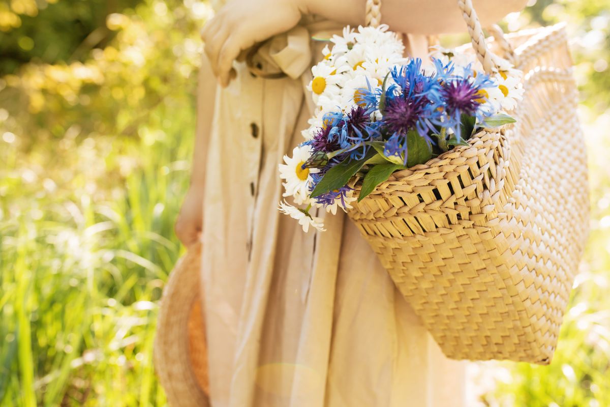 bouquet fai da te con fiori di campo e aromatiche