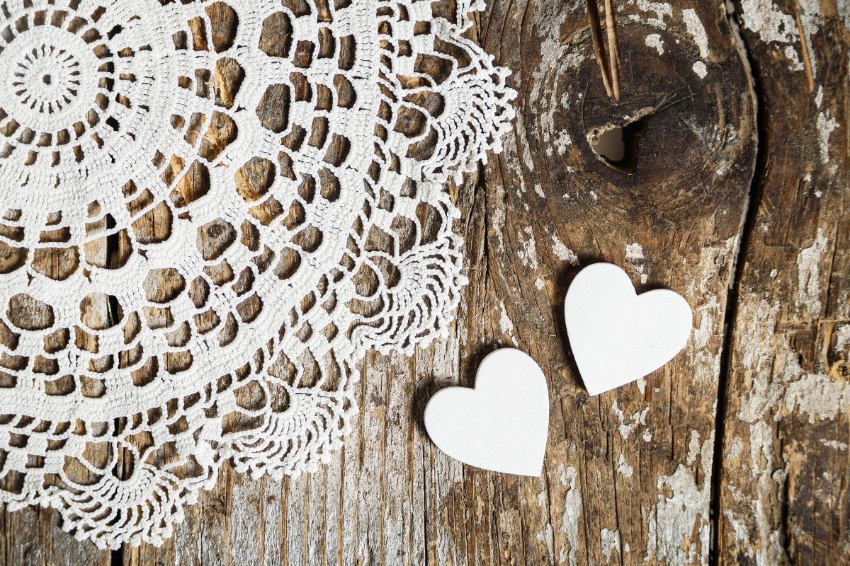 decorazioni shabby con centrini della nonna