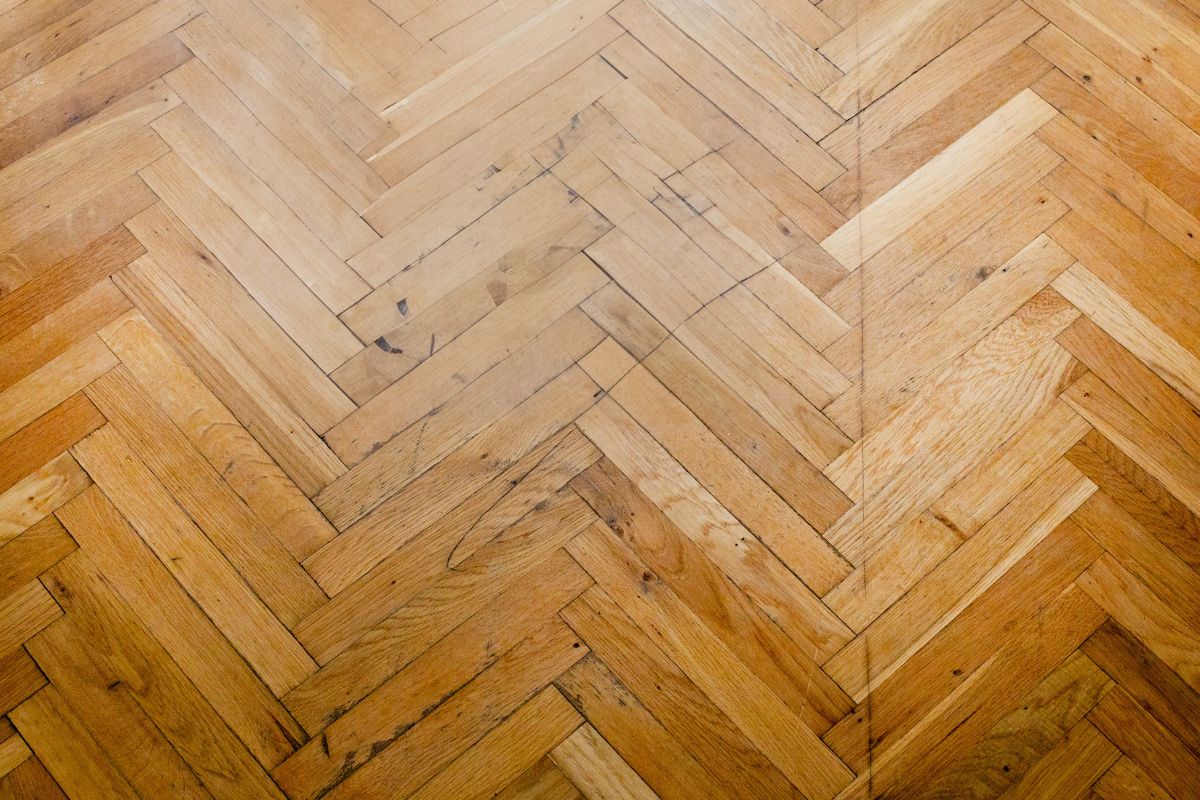 coprire i graffi sul parquet con ingrediente naturale