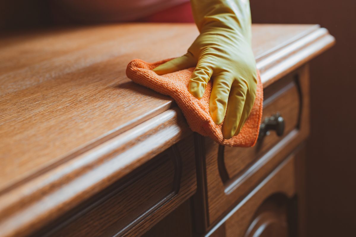 carta da forno per far brillare i mobili in legno