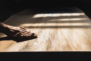 mobili di legno con venature