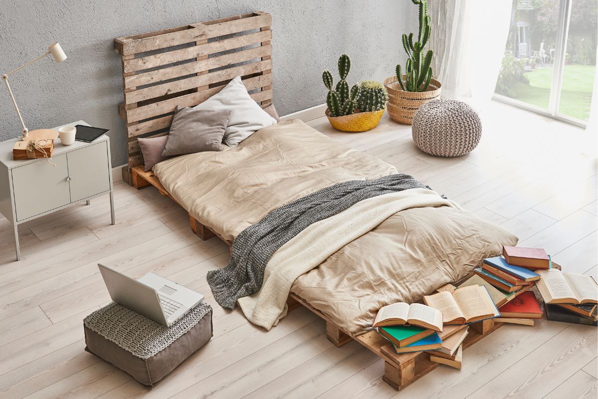 testiera imbottita con pallet