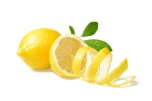 buccia di limone per avere le stoviglie profumate