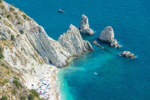 conero spiaggia delle due sorelle