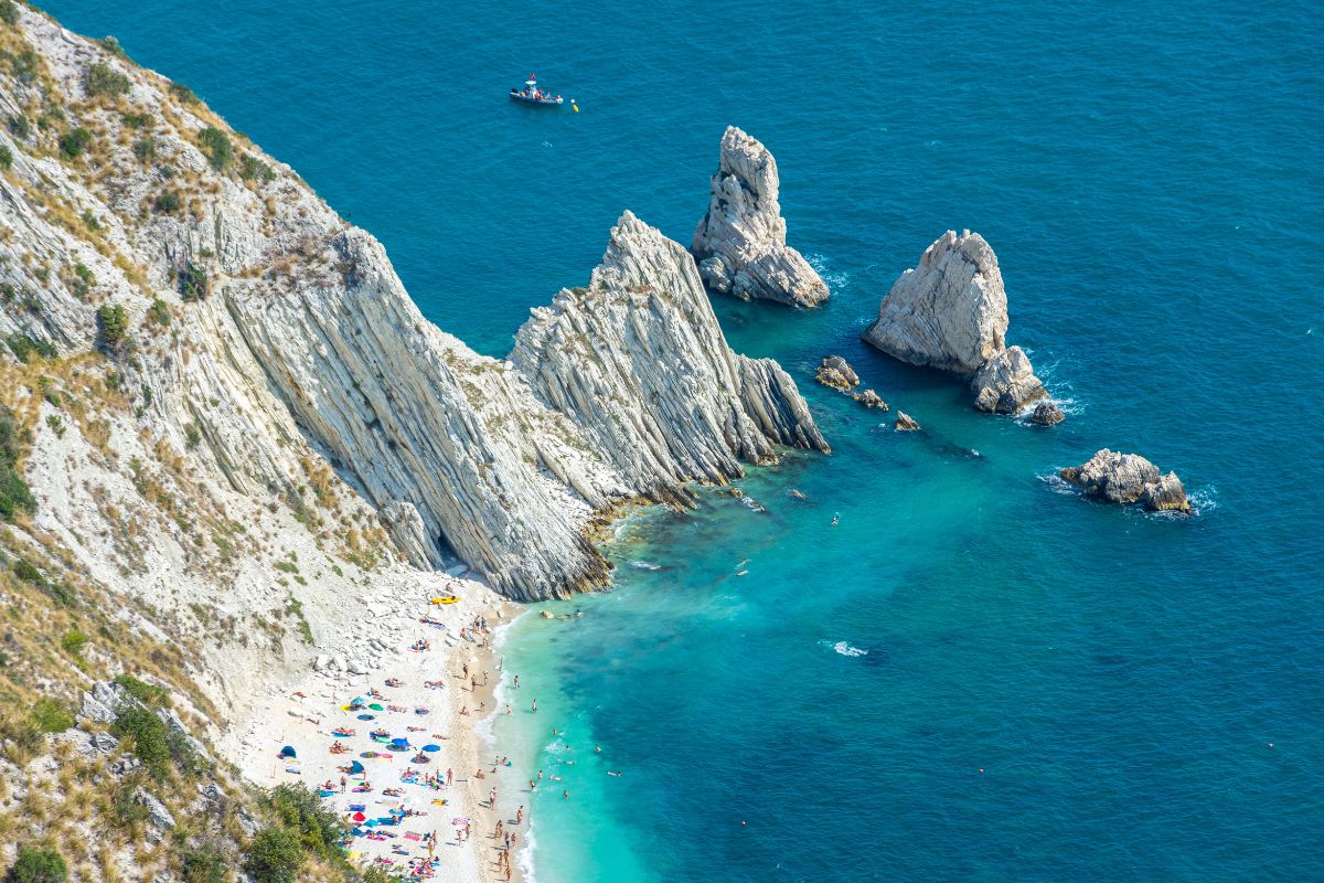 conero spiaggia delle due sorelle