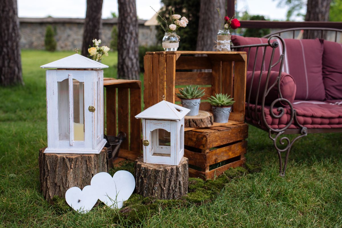 decorare una festa in giardino con materiali riciclati