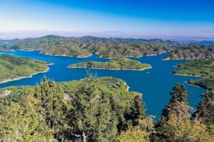 lago plastiras in grecia