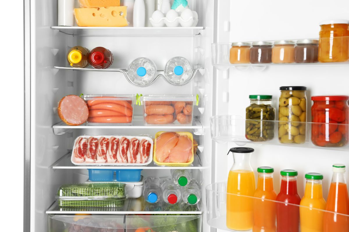 pulire il frigorifero con ingredienti naturali