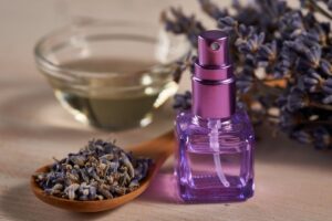 acqua di lavanda per tende e cuscini