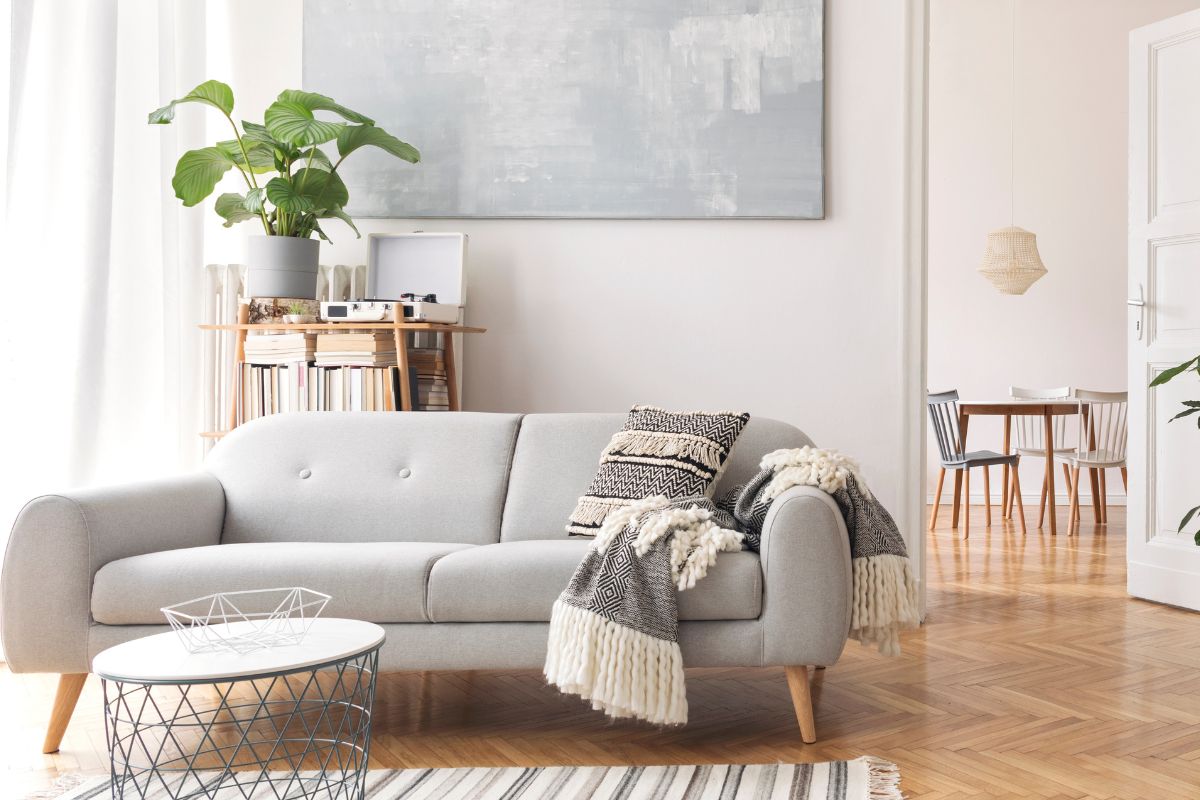 arredamento casa luminosa in autunno